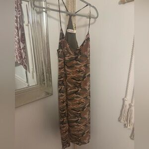 SUPER CUTE SLIP DRESS. No size tag, but would fit sizes 4-8